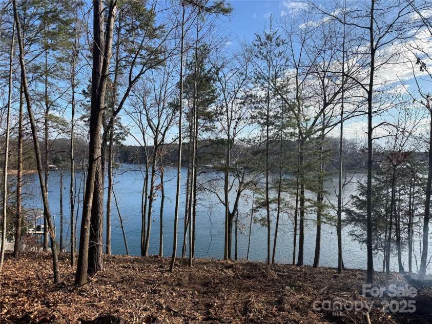 181 Asbury Circle, Mooresville, NC 28117.  MLS# CAR4248057, YatesRealty ID 600. 