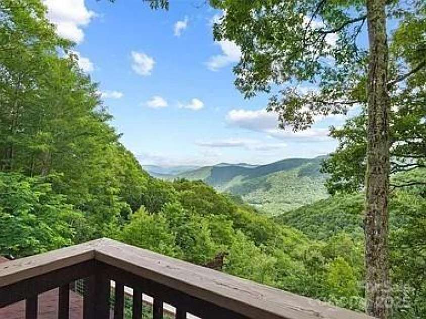 510 Sky Drive, Maggie Valley, NC 28751.  MLS# CAR4244648, YatesRealty ID 6001. 