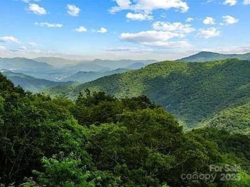 510 Sky Drive, Maggie Valley, NC 28751.  MLS# CAR4244648, YatesRealty ID 6001. 