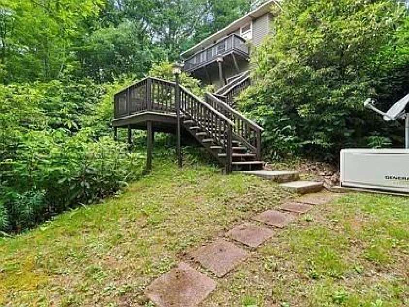 510 Sky Drive, Maggie Valley, NC 28751.  MLS# CAR4244648, YatesRealty ID 6001. 