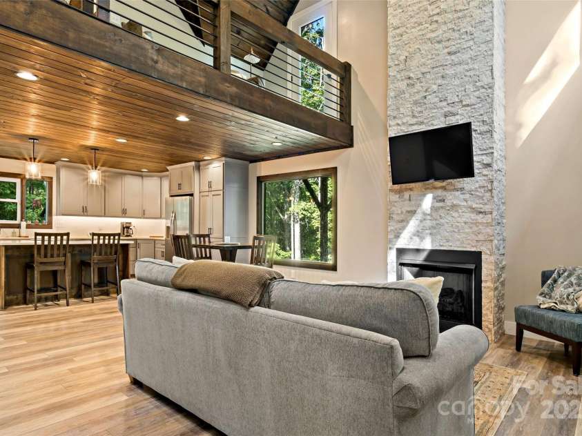 25 Briar Ridge Lane, Nebo, NC 28761.  MLS# CAR4247532, YatesRealty ID 6003. 