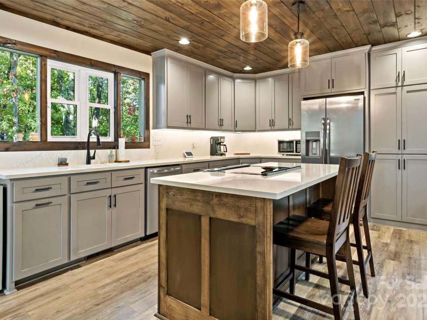 25 Briar Ridge Lane, Nebo, NC 28761.  MLS# CAR4247532, YatesRealty ID 6003. 