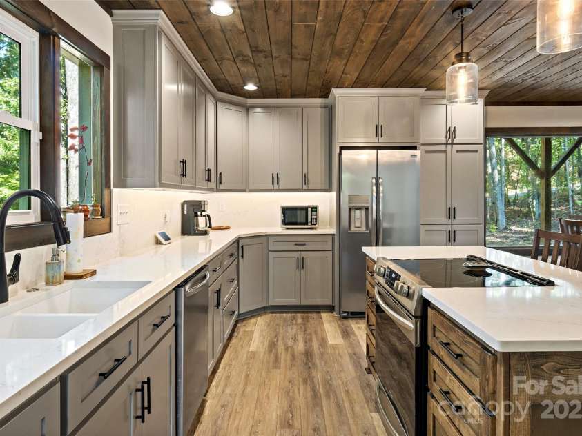 25 Briar Ridge Lane, Nebo, NC 28761.  MLS# CAR4247532, YatesRealty ID 6003. 