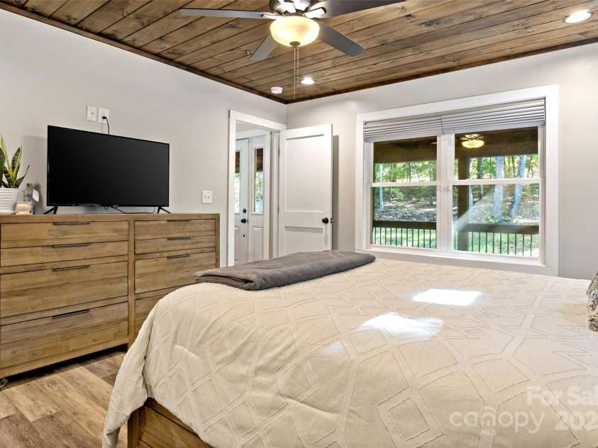 25 Briar Ridge Lane, Nebo, NC 28761.  MLS# CAR4247532, YatesRealty ID 6003. 