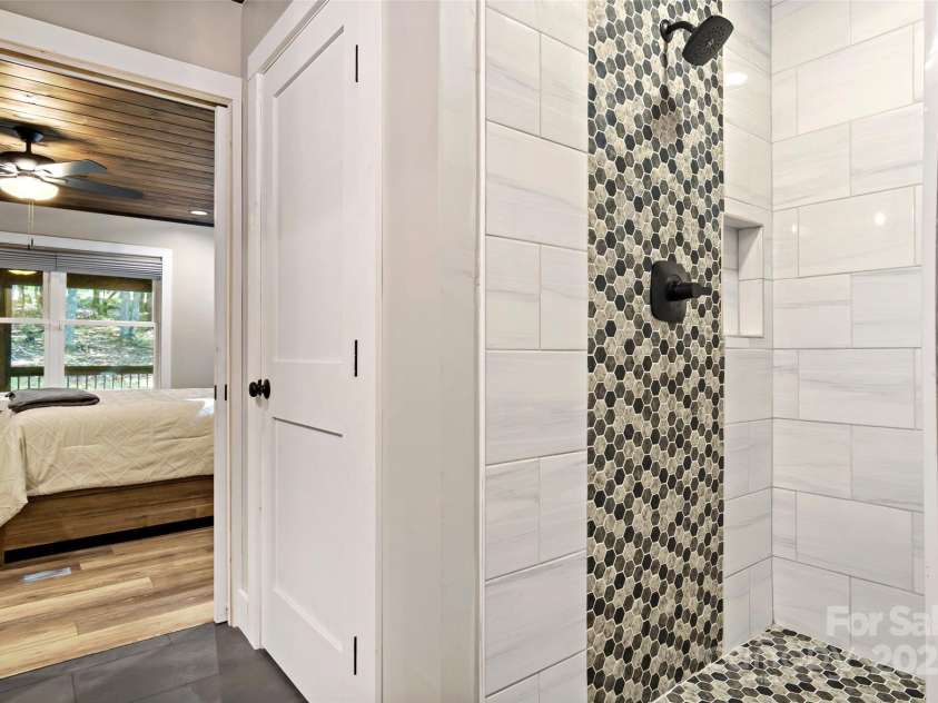 25 Briar Ridge Lane, Nebo, NC 28761.  MLS# CAR4247532, YatesRealty ID 6003. 