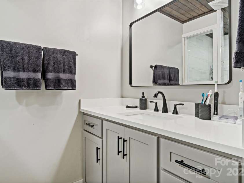 25 Briar Ridge Lane, Nebo, NC 28761.  MLS# CAR4247532, YatesRealty ID 6003. 