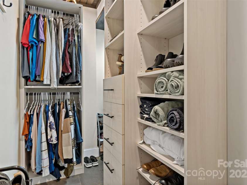 25 Briar Ridge Lane, Nebo, NC 28761.  MLS# CAR4247532, YatesRealty ID 6003. 