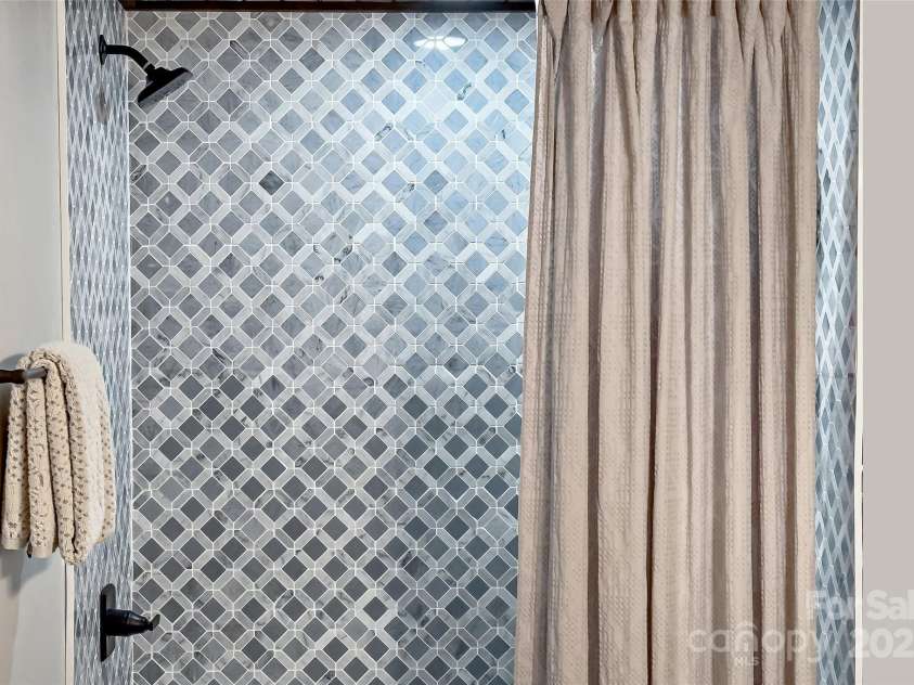 25 Briar Ridge Lane, Nebo, NC 28761.  MLS# CAR4247532, YatesRealty ID 6003. 