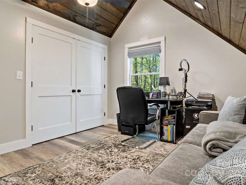 25 Briar Ridge Lane, Nebo, NC 28761.  MLS# CAR4247532, YatesRealty ID 6003. 