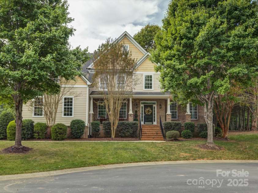 8200 Sturminster Drive, Waxhaw, NC 28173.  MLS# CAR4316665, YatesRealty ID 6003. 
