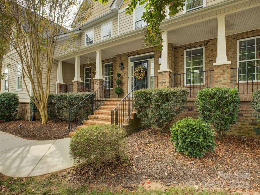 8200 Sturminster Drive, Waxhaw, NC 28173.  MLS# CAR4316665, YatesRealty ID 6003. 