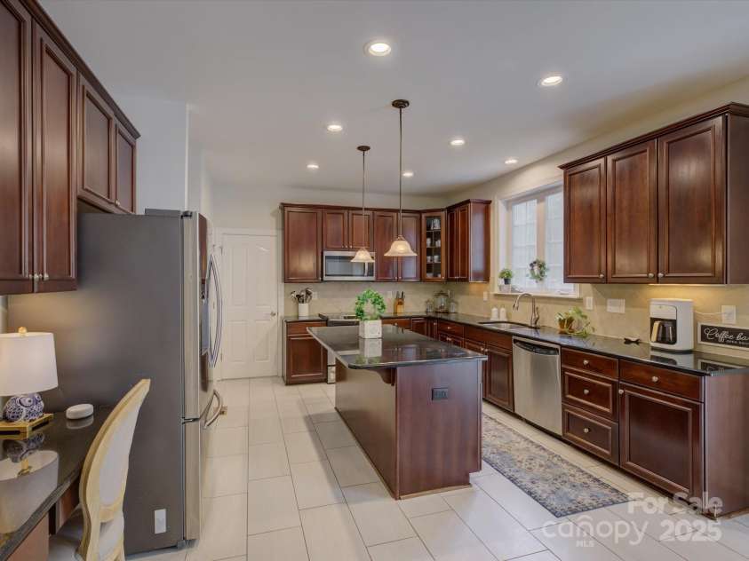 8200 Sturminster Drive, Waxhaw, NC 28173.  MLS# CAR4316665, YatesRealty ID 6003. 