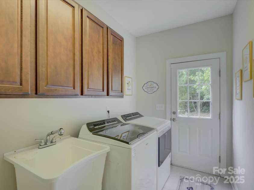 8200 Sturminster Drive, Waxhaw, NC 28173.  MLS# CAR4316665, YatesRealty ID 6003. 