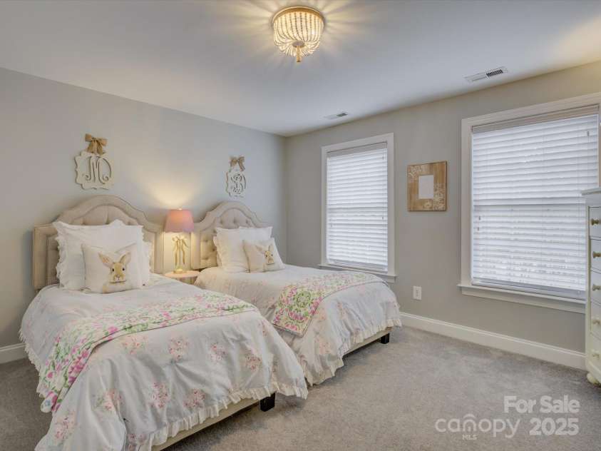 8200 Sturminster Drive, Waxhaw, NC 28173.  MLS# CAR4316665, YatesRealty ID 6003. 
