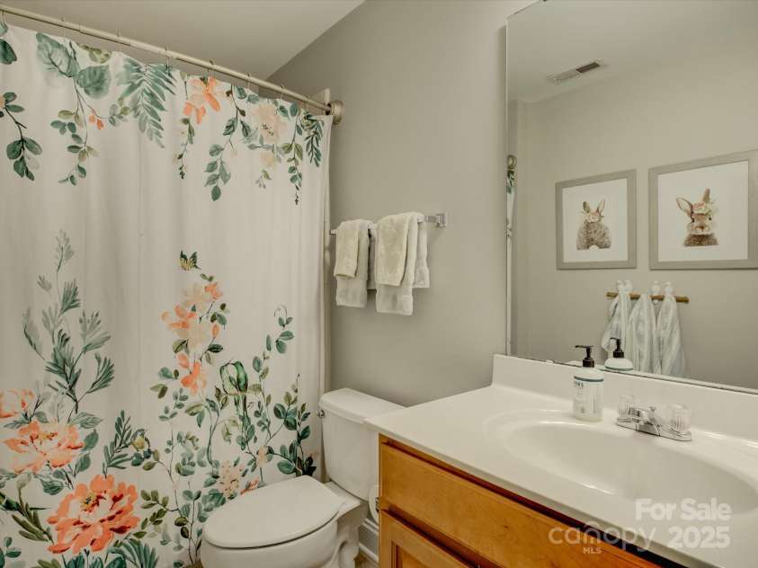 8200 Sturminster Drive, Waxhaw, NC 28173.  MLS# CAR4316665, YatesRealty ID 6003. 