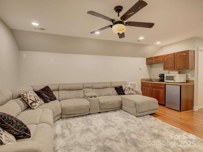8200 Sturminster Drive, Waxhaw, NC 28173.  MLS# CAR4316665, YatesRealty ID 6003. 
