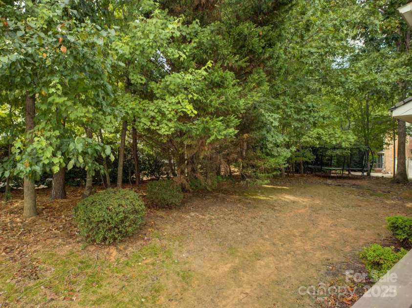 8200 Sturminster Drive, Waxhaw, NC 28173.  MLS# CAR4316665, YatesRealty ID 6003. 