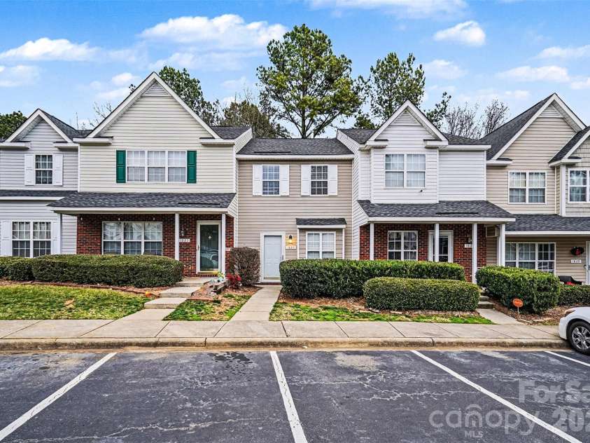 1825 Birch Heights Court, Charlotte, NC 28213.  MLS# CAR4332551, YatesRealty ID 6004. 