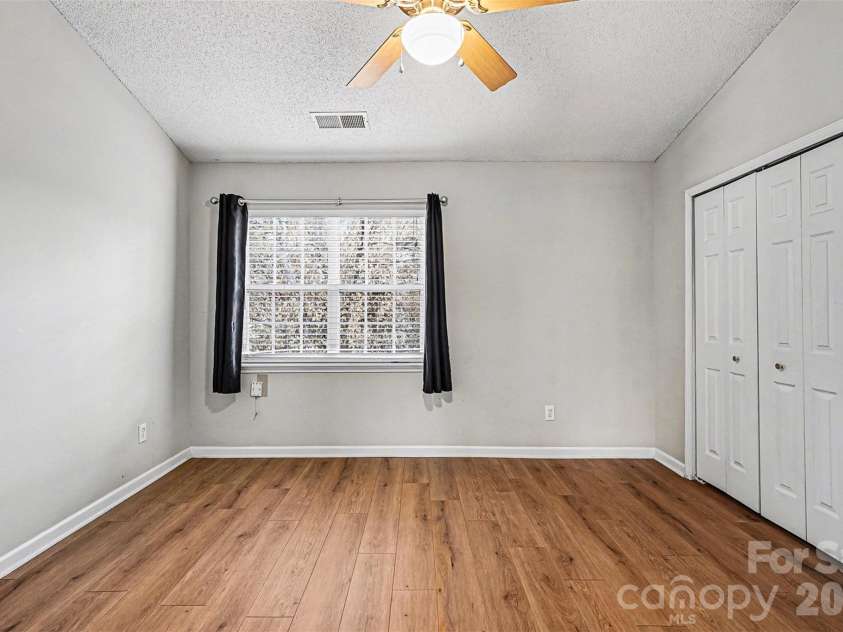 1825 Birch Heights Court, Charlotte, NC 28213.  MLS# CAR4332551, YatesRealty ID 6004. 