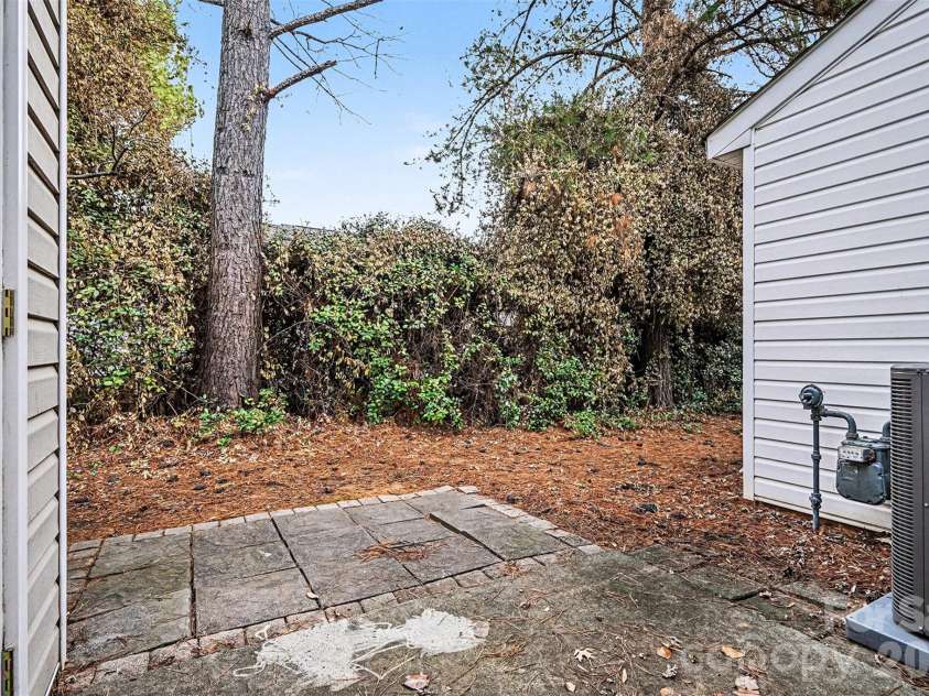 1825 Birch Heights Court, Charlotte, NC 28213.  MLS# CAR4332551, YatesRealty ID 6004. 