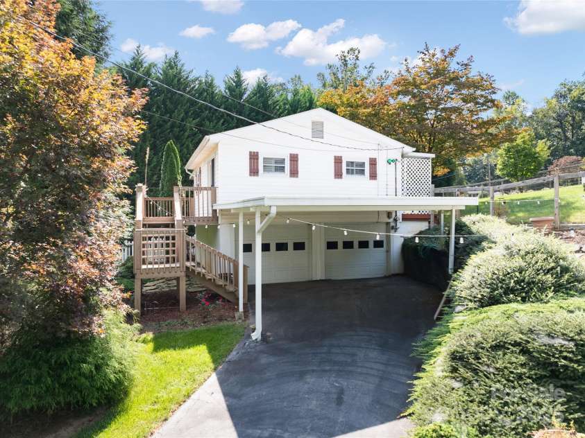 338 Morgan Road, Candler, NC 28715.  MLS# CAR4224621, YatesRealty ID 6004. 