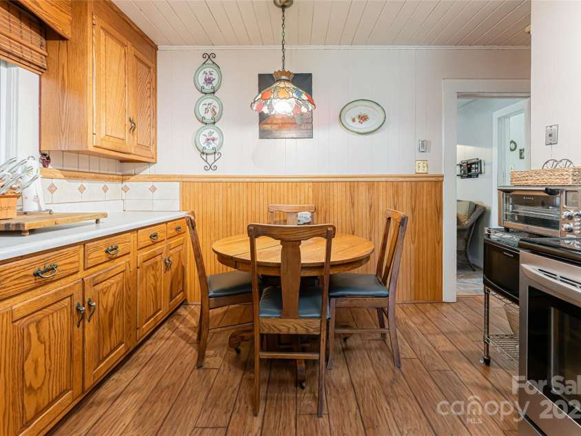 338 Morgan Road, Candler, NC 28715.  MLS# CAR4224621, YatesRealty ID 6004. 