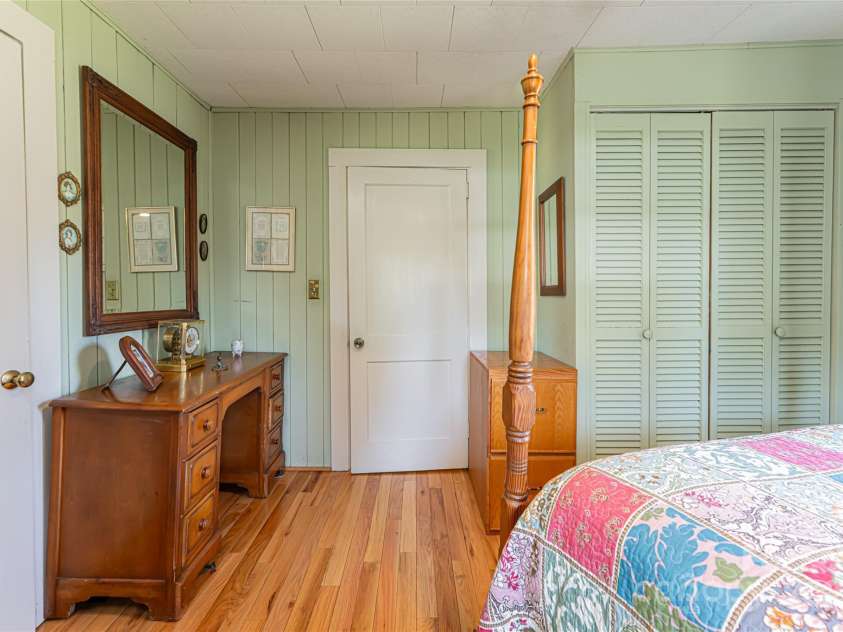 338 Morgan Road, Candler, NC 28715.  MLS# CAR4224621, YatesRealty ID 6004. 