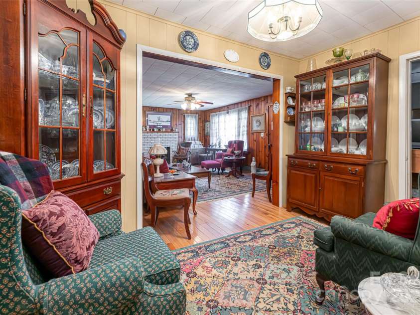 338 Morgan Road, Candler, NC 28715.  MLS# CAR4224621, YatesRealty ID 6004. 