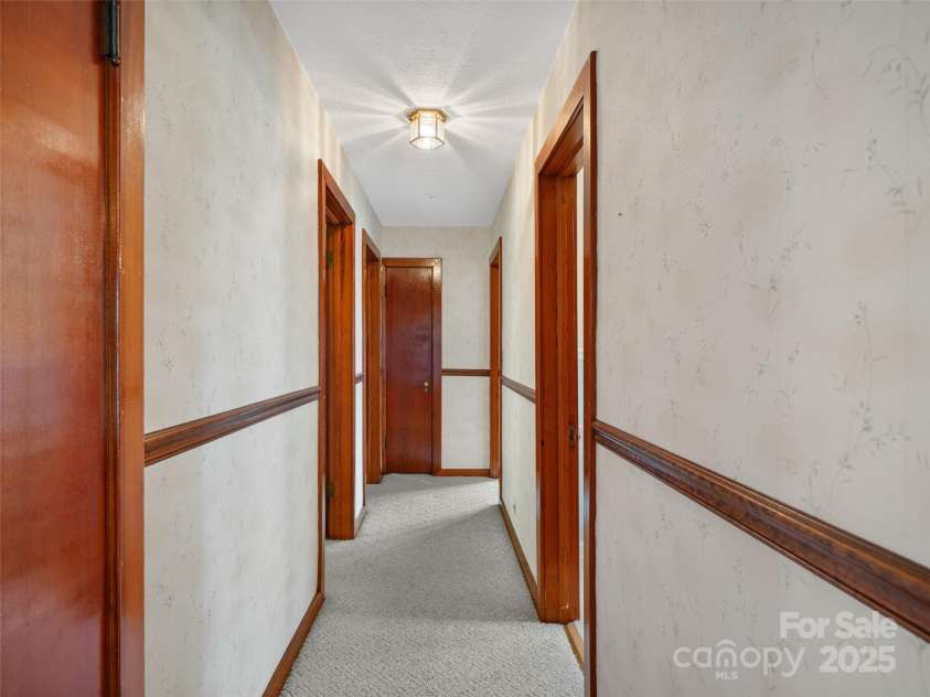 12 Robertson Street, Burnsville, NC 28714.  MLS# CAR4281124, YatesRealty ID 6005. 