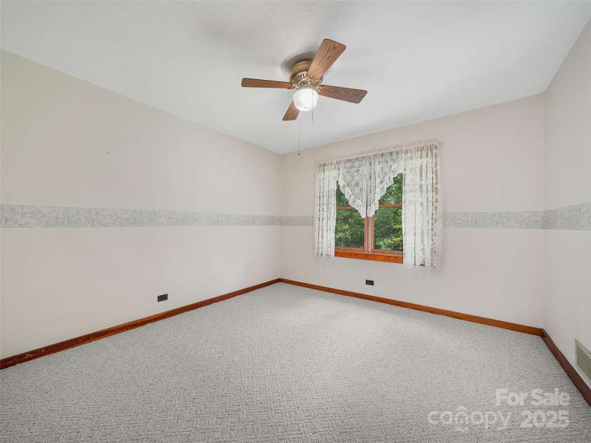 12 Robertson Street, Burnsville, NC 28714.  MLS# CAR4281124, YatesRealty ID 6005. 