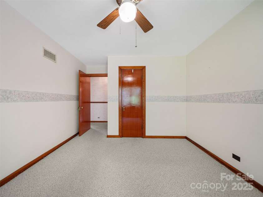 12 Robertson Street, Burnsville, NC 28714.  MLS# CAR4281124, YatesRealty ID 6005. 
