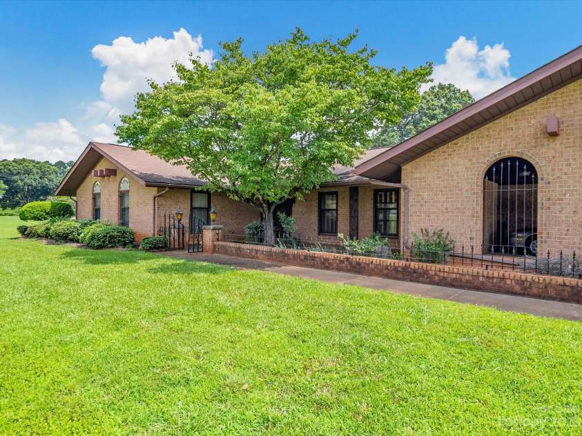 13101 Phillips Road, Matthews, NC 28105.  MLS# CAR4054524, YatesRealty ID 6006. 