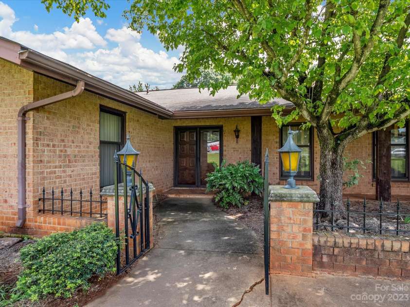 13101 Phillips Road, Matthews, NC 28105.  MLS# CAR4054524, YatesRealty ID 6006. 