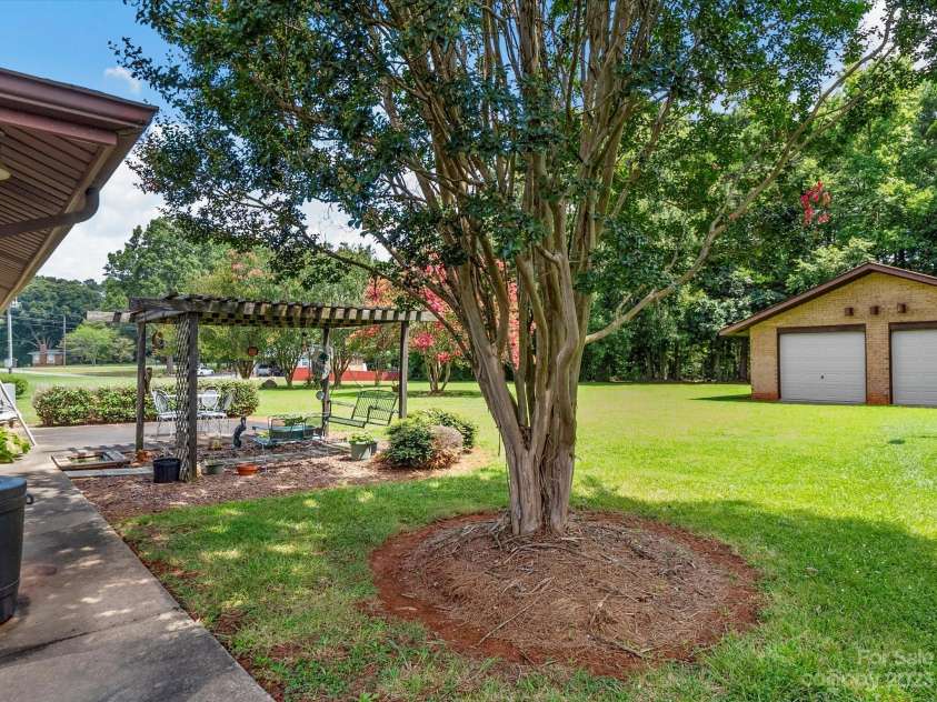 13101 Phillips Road, Matthews, NC 28105.  MLS# CAR4054524, YatesRealty ID 6006. 