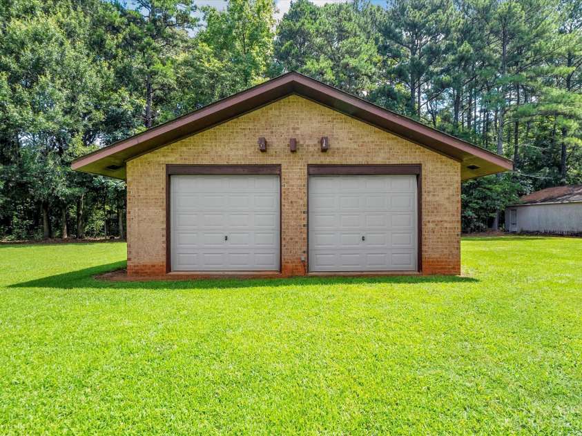 13101 Phillips Road, Matthews, NC 28105.  MLS# CAR4054524, YatesRealty ID 6006. 