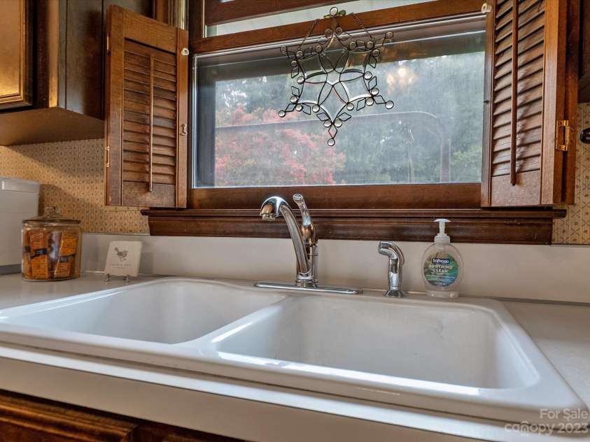 13101 Phillips Road, Matthews, NC 28105.  MLS# CAR4054524, YatesRealty ID 6006. 