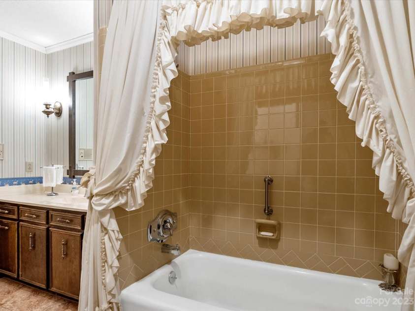 13101 Phillips Road, Matthews, NC 28105.  MLS# CAR4054524, YatesRealty ID 6006. 