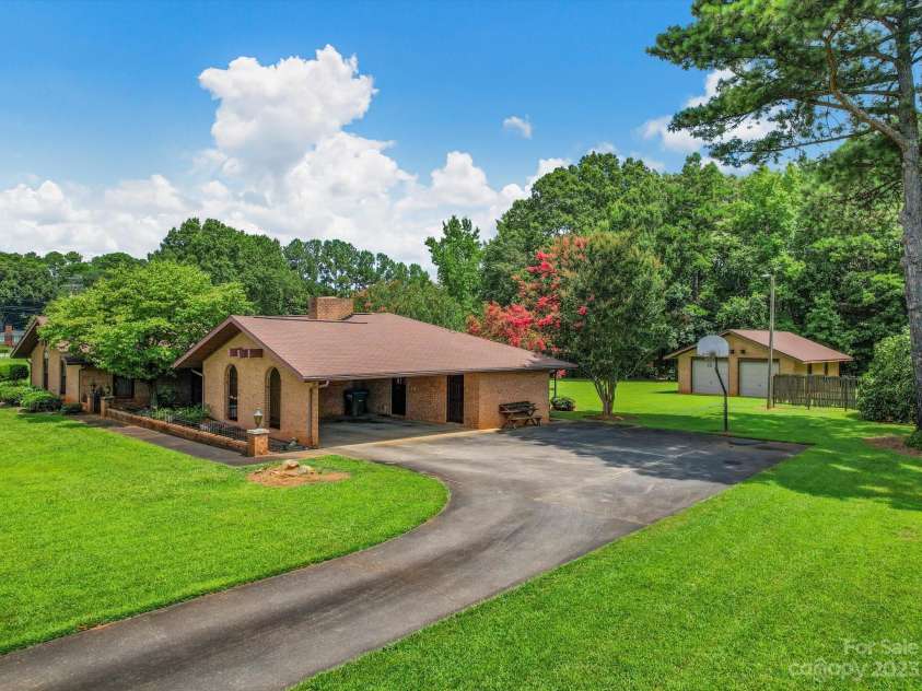 13101 Phillips Road, Matthews, NC 28105.  MLS# CAR4054524, YatesRealty ID 6006. 