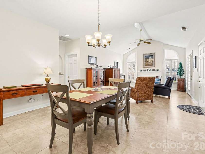 8327 Olde Troon Drive, Charlotte, NC 28277.  MLS# CAR4345406, YatesRealty ID 6006. Dining room