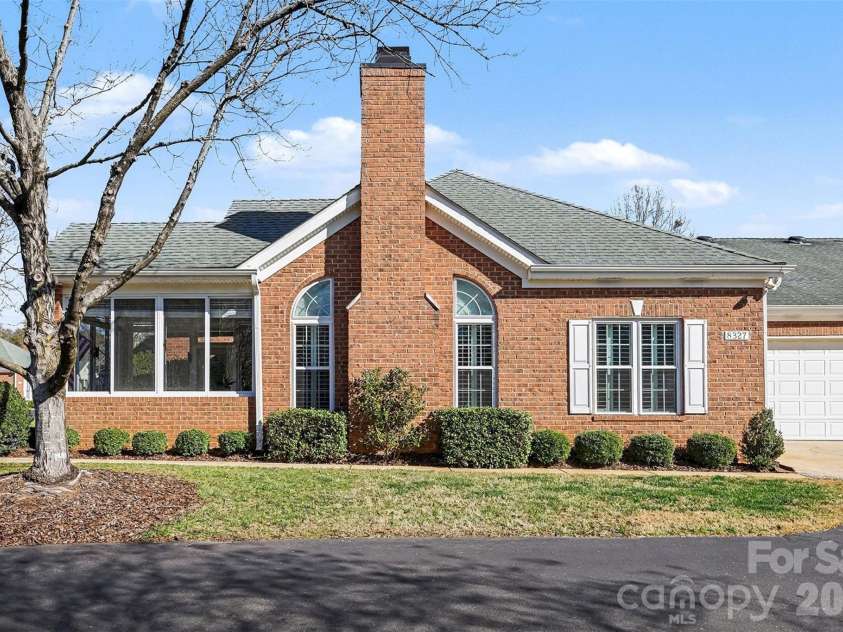 8327 Olde Troon Drive, Charlotte, NC 28277.  MLS# CAR4345406, YatesRealty ID 6006. Full brick one level home  