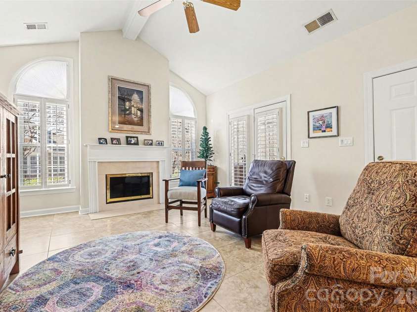 8327 Olde Troon Drive, Charlotte, NC 28277.  MLS# CAR4345406, YatesRealty ID 6006. Open great room with spacious vaulted ceiling