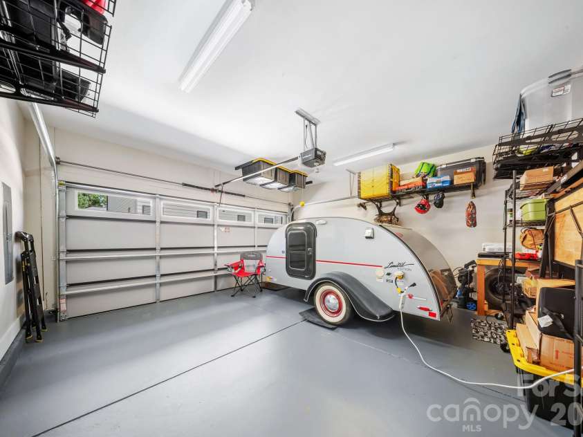 1115 Greenleaf Avenue, Charlotte, NC 28202.  MLS# CAR4248840, YatesRealty ID 6007. Two Car Garage