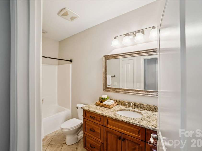 8310 Glacier Drive, Denver, NC 28037.  MLS# CAR4342981, YatesRealty ID 6008. Second Full Bath