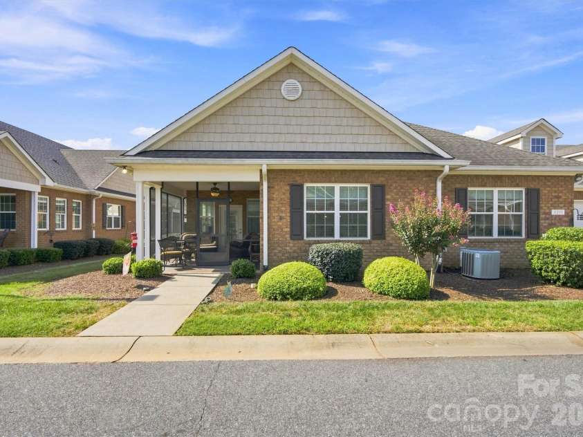8310 Glacier Drive, Denver, NC 28037.  MLS# CAR4414884, YatesRealty ID 6008. 