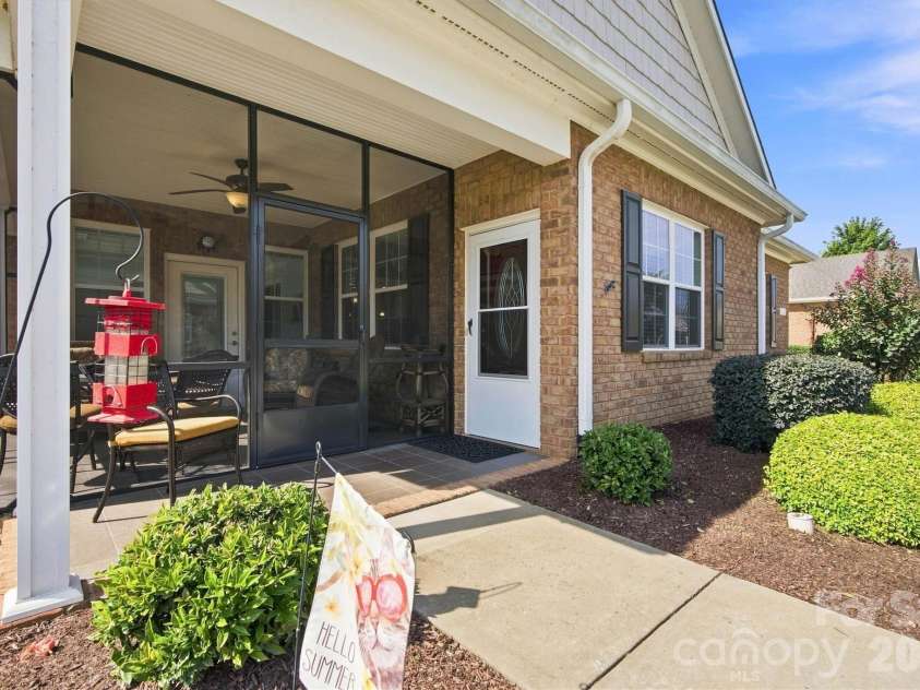 8310 Glacier Drive, Denver, NC 28037.  MLS# CAR4414884, YatesRealty ID 6008. 