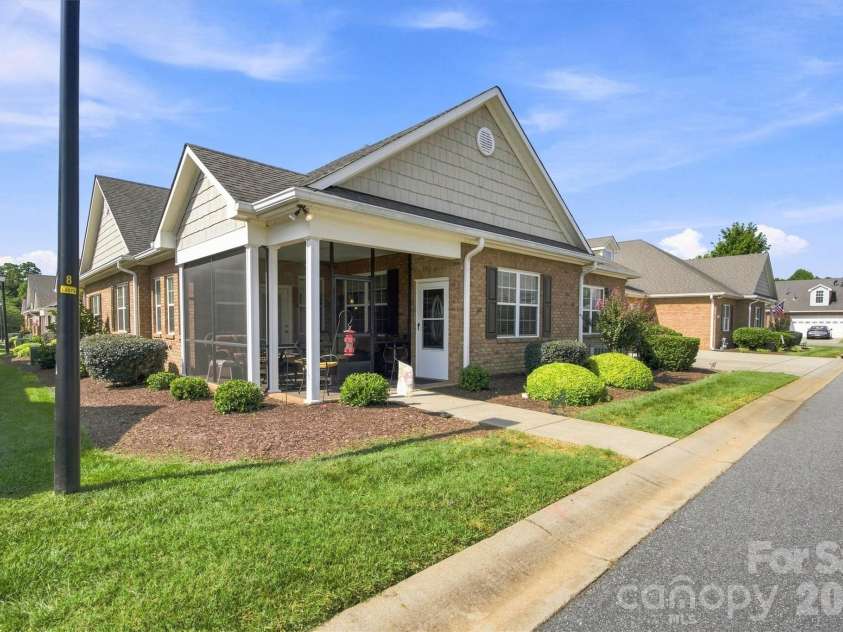 8310 Glacier Drive, Denver, NC 28037.  MLS# CAR4414884, YatesRealty ID 6008. 