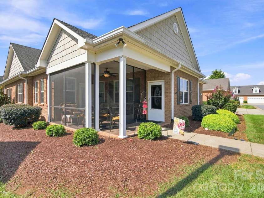 8310 Glacier Drive, Denver, NC 28037.  MLS# CAR4414884, YatesRealty ID 6008. 