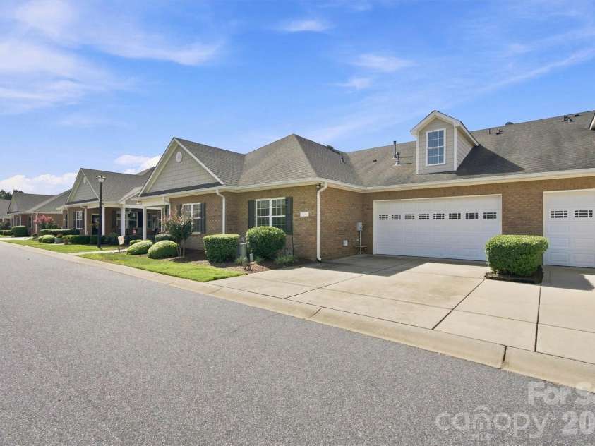 8310 Glacier Drive, Denver, NC 28037.  MLS# CAR4414884, YatesRealty ID 6008. 