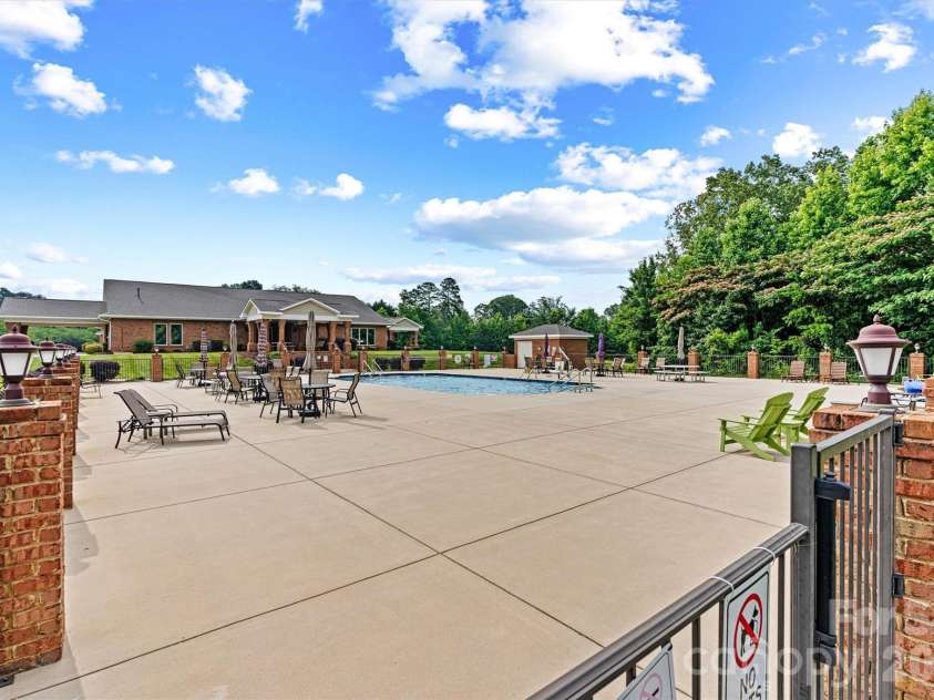 8310 Glacier Drive, Denver, NC 28037.  MLS# CAR4414884, YatesRealty ID 6008. 
