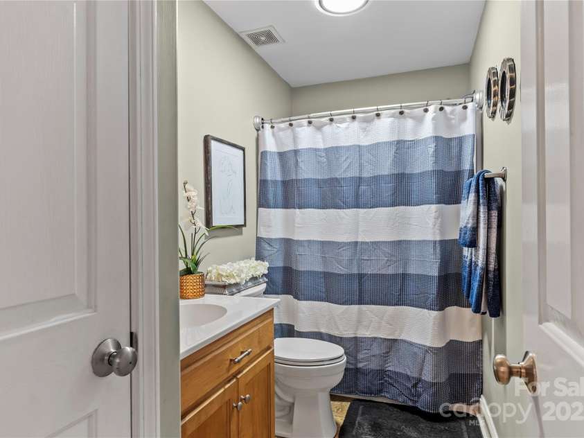 3757 Fieldhaven Court, Maiden, NC 28650.  MLS# CAR4226072, YatesRealty ID 6009. 2nd full bath